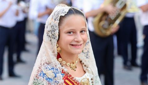 Marta Mercader torna a casa: la Fallera Major Infantil de València visita Siete Aguas. Marta Mercader torna a casa: la Fallera Major Infantil de València visita Siete Aguas.