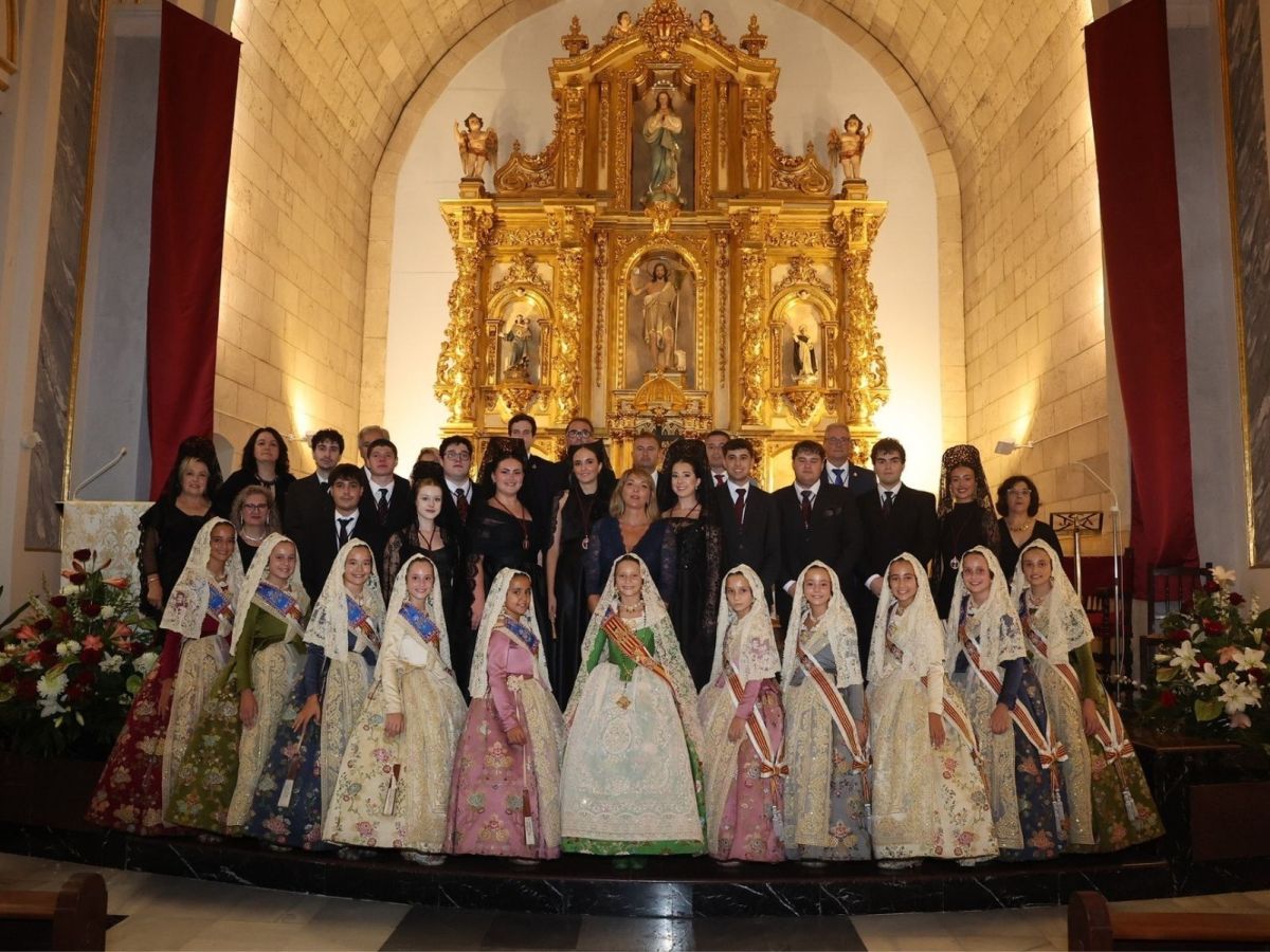 La Fallera Major Infantil de València, Marta Mercader, i la seua Cort d'Honor, visiten les festes de Siete Aguas. La Fallera Major Infantil de València, Marta Mercader, i la seua Cort d'Honor, visiten les festes de Siete Aguas.