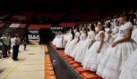 Ensayo de las candidatas a Fallera Mayor de Valencia 2027.