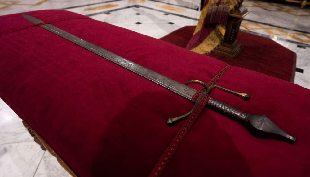 La espada de Jaume I se expondrá junto a la Reial Senyera con motivo del 9 d’Octubre en Valencia. / EFE-Ajuntament La espada de Jaume I se expondrá junto a la Reial Senyera con motivo del 9 d’Octubre en Valencia. / EFE-Ajuntament