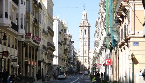 La calle de la Paz de Valencia, por donde pasa el desfile.